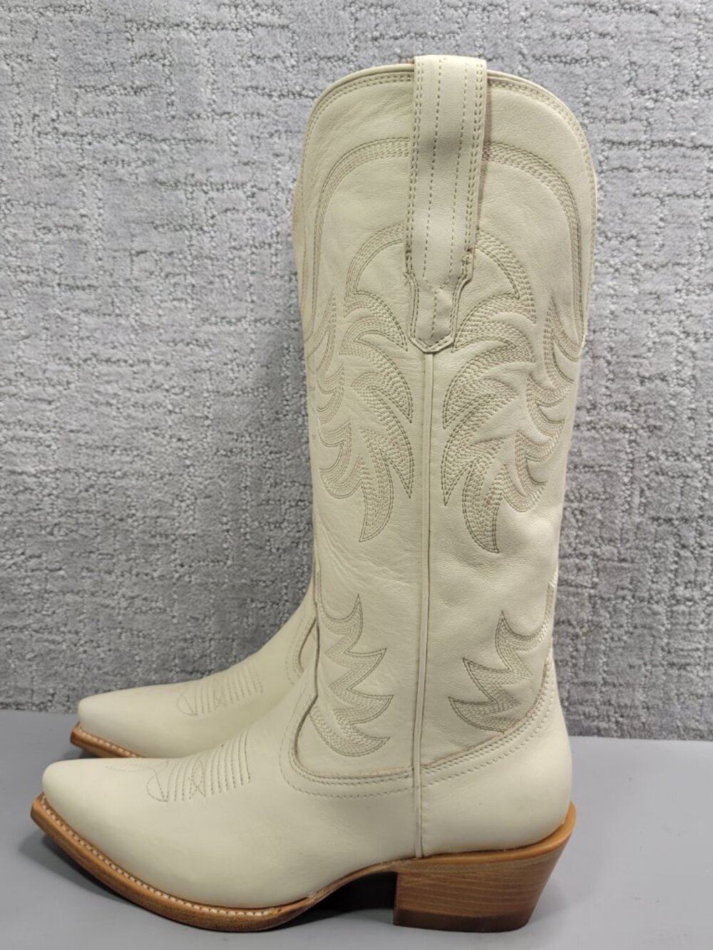 Tecovas the Annie Women's Size US 7.5B Bone Cowhide Cowgirl Boots - Picture 2 of 9